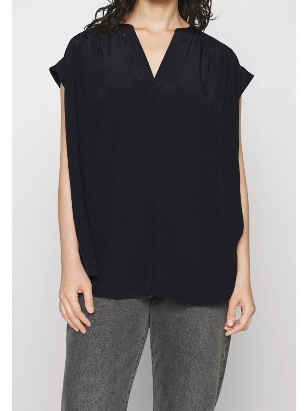 Banana Republic Blouse Top Size XL Black V-Neck Sleeveless Pleated Front